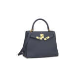 A BLEU NUIT TOGO LEATHER RETOURNÉ KELLY 28 WITH GOLD HARDWARE - фото 2