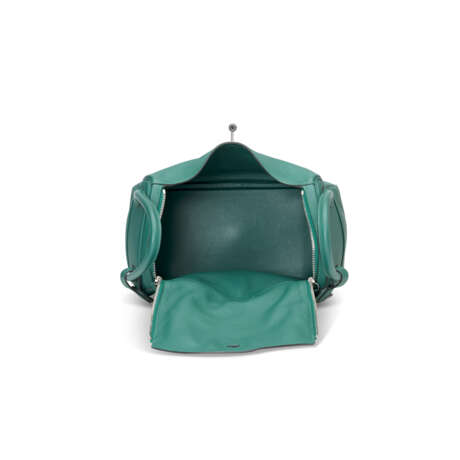 A MALACHITE TOGO LEATHER LINDY 30 WITH PALLADIUM HARDWARE - Foto 5