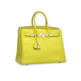A LIMITED EDITION LIME & GRIS PERLE EPSOM LEATHER CANDY BIRKIN 35 WITH PALLADIUM HARDWARE - Foto 2