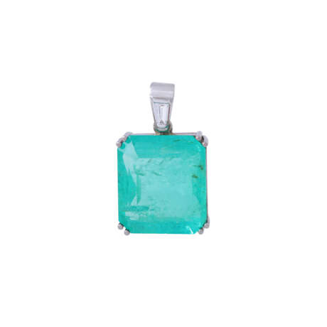 Pendant with fine Colombian emerald ca. 14 ct, - фото 1
