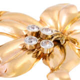 CARL BUCHERER Flower brooch with 4 old cut diamonds together ca. 1 ct, - photo 5