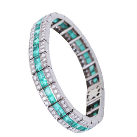 SCHILLING linear bracelet with emerald carrés and diamonds, - photo 7