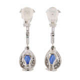 Earclips with sapphire drops add. ca. 4,2 ct and diamonds add. ca. 1,9 ct, - photo 2
