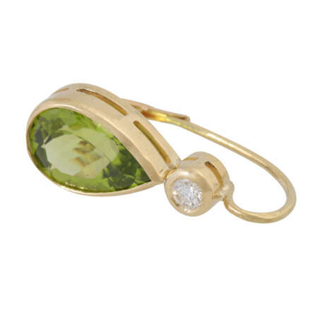 Earrings with fine peridot drops and diamonds total ca. 0,3 ct, - photo 5