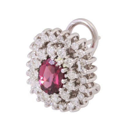 Earrings with fine rhodolites entourée by diamonds total ca. 1 ct, - Foto 6
