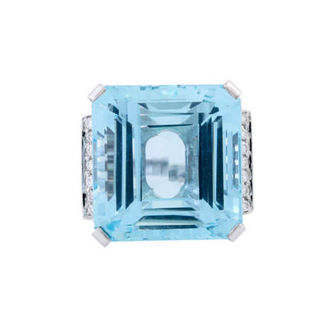 Ring with aquamarine c. 25 ct flanked by diamonds c. 0,25 ct, - Foto 2