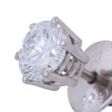 Pair of stud earrings with diamonds, - photo 5