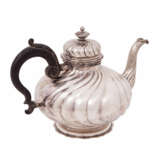 EDUARD WOLLENWEBER "Kettle on rechaud and teapot", early 20th c., 800s. Silver - Foto 7