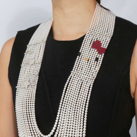 HELLO KITTY X MIKIMOTO CULTURED PEARL AND MULTI-GEM NECKLACE - Foto 4