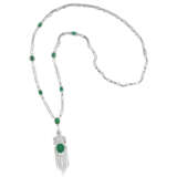 EMERALD AND DIAMOND PENDENT NECKLACE - фото 1