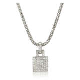 COLOURED DIAMOND AND DIAMOND RINGS AND PENDENT NECKLACE - фото 4
