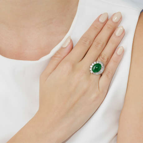 JADEITE AND DIAMOND RING; TOGETHER WITH A SAPPHIRE AND DIAMOND RING - фото 6