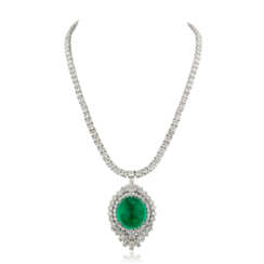 EMERALD AND DIAMOND PENDENT NECKLACE