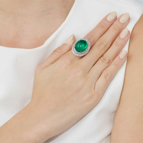 NO RESERVE - EMERALD AND DIAMOND RING - фото 3