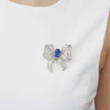 NO RESERVE - CHAUMET SAPPHIRE AND DIAMOND BROOCH - Foto 3