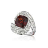 SPINEL AND DIAMOND RING - Foto 1