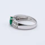Mixed Lot: Emerald Diamond Ring and Emerald Diamond Bracelet - photo 4