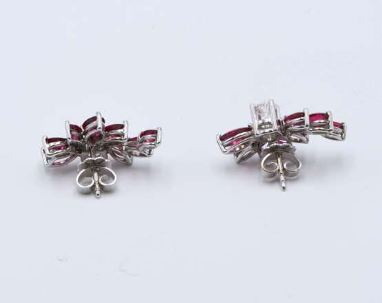Ruby Diamond Stud Earrings - Foto 2