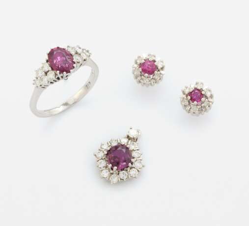 Gemstone-Diamond-Set: Ring, Ear Studs and Pendant - Foto 1