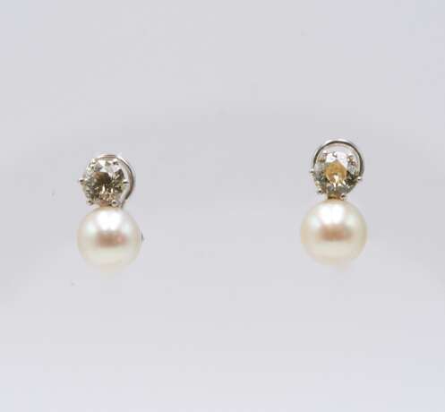 Pearl Diamond Ear Clips - photo 1