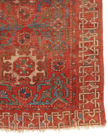 A `SMALL PATTERN HOLBEIN` RUG - photo 4