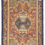 AN IMPERIAL SILK AND METAL-THREAD RUG - фото 1