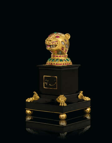 A GOLD FINIAL FROM THE THRONE OF TIPU SULTAN (r. 1782-99) - фото 1