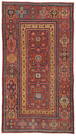 A KHOTAN CARPET - photo 1