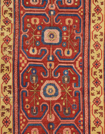 A KHOTAN CARPET - photo 3