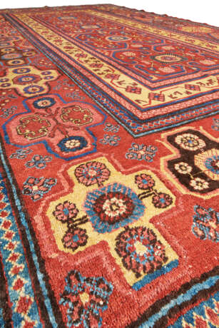 A KHOTAN CARPET - photo 5