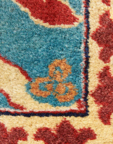 A PETAG TABRIZ CARPET - фото 3