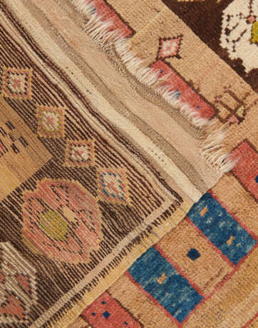 A KONYA LONG RUG - photo 6