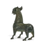 A BRONZE INCENSE BURNER IN THE FORM OF A FELINE - photo 2