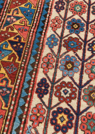 A MOGHAN LONG RUG - photo 3