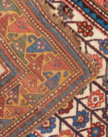 A MOGHAN LONG RUG - photo 6