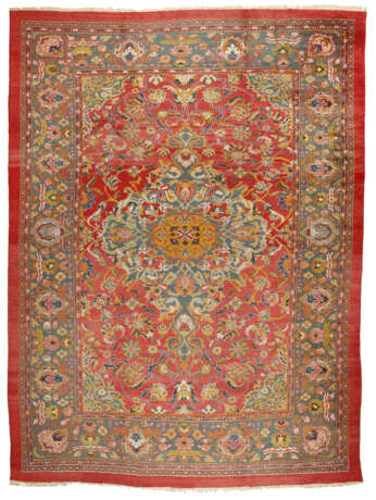 A SULTANABAD CARPET - photo 1