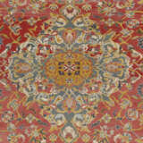 A SULTANABAD CARPET - photo 2