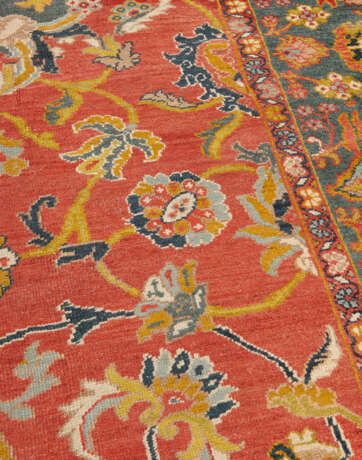 A SULTANABAD CARPET - фото 3