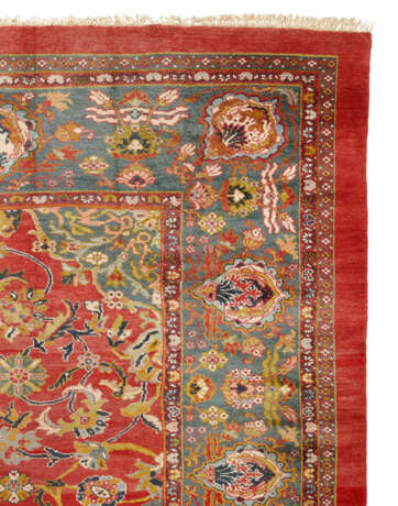 A SULTANABAD CARPET - photo 4
