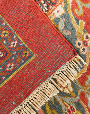 A SULTANABAD CARPET - фото 6