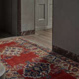 A KARABAGH LONG RUG - Foto 7