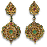 A GEM-SET AND ENAMELLED GOLD NECKLACE AND EARRINGS - photo 4
