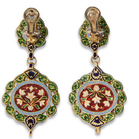 A GEM-SET AND ENAMELLED GOLD NECKLACE AND EARRINGS - фото 5