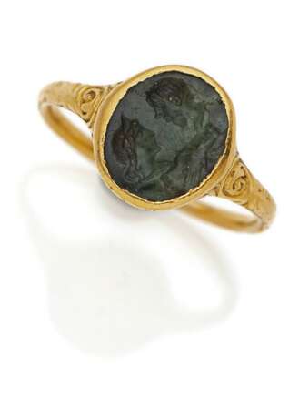 Ring mit römischer Gemme "Dextrarum iunctio" - Foto 1