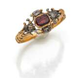 Ring mit Granat und Diamanten - photo 1