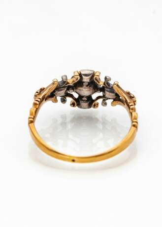 Ring mit Granat und Diamanten - photo 3