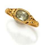 Ring mit weißem Saphir - photo 1