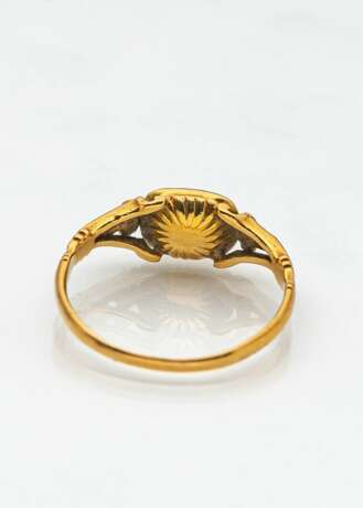 Ring mit weißem Saphir - photo 3