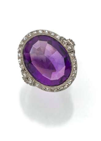 Ring mit Amethyst - фото 1