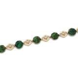 Armband mit Jade-Medaillons - фото 1